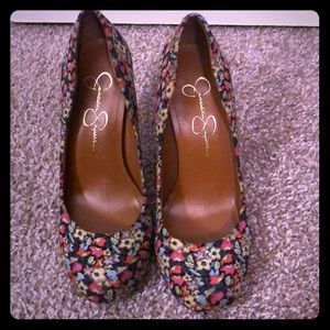 Jessica Simpson pumps